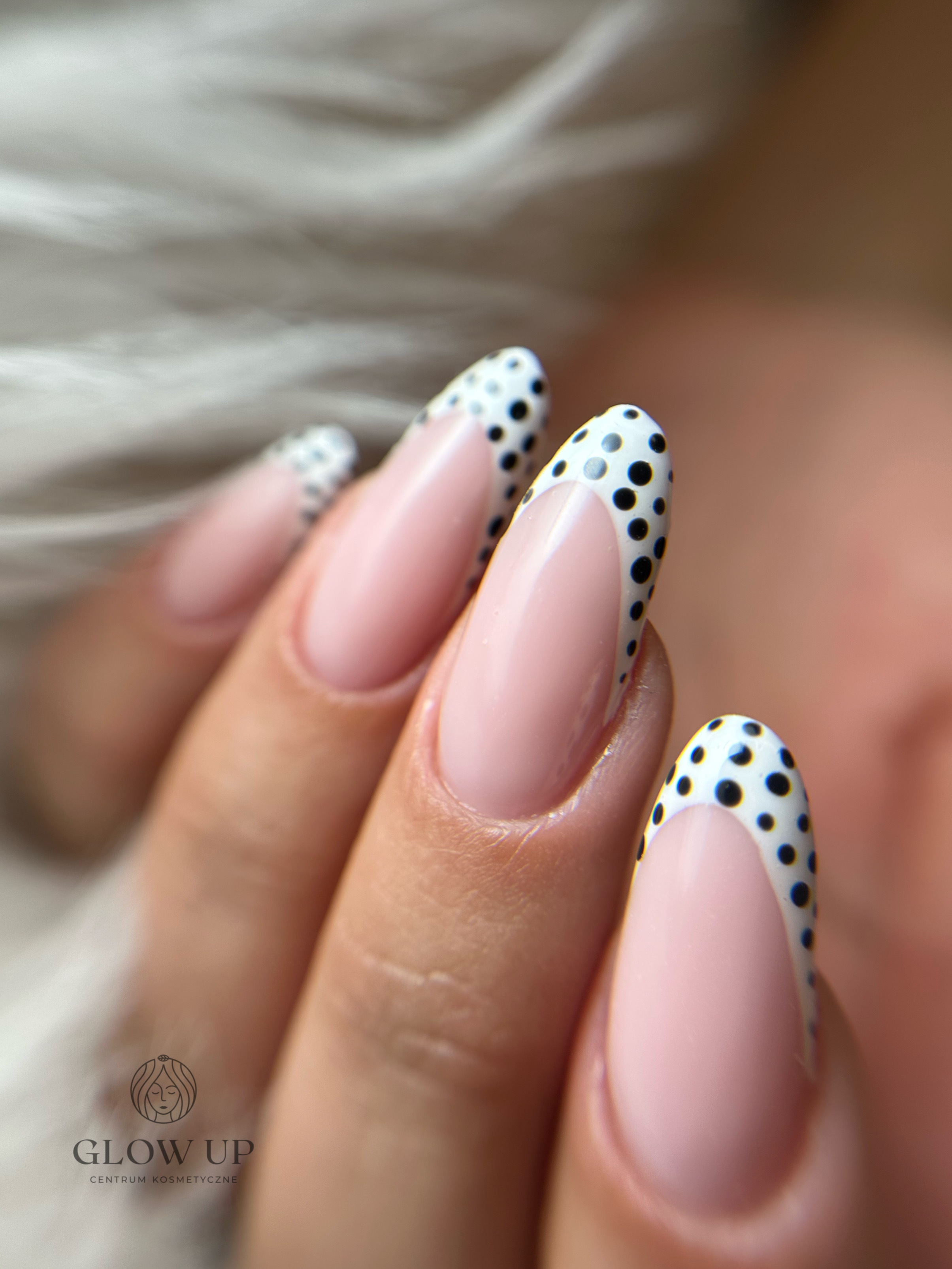 Pedicure klasyczny z odżywczym zabiegiem SPA