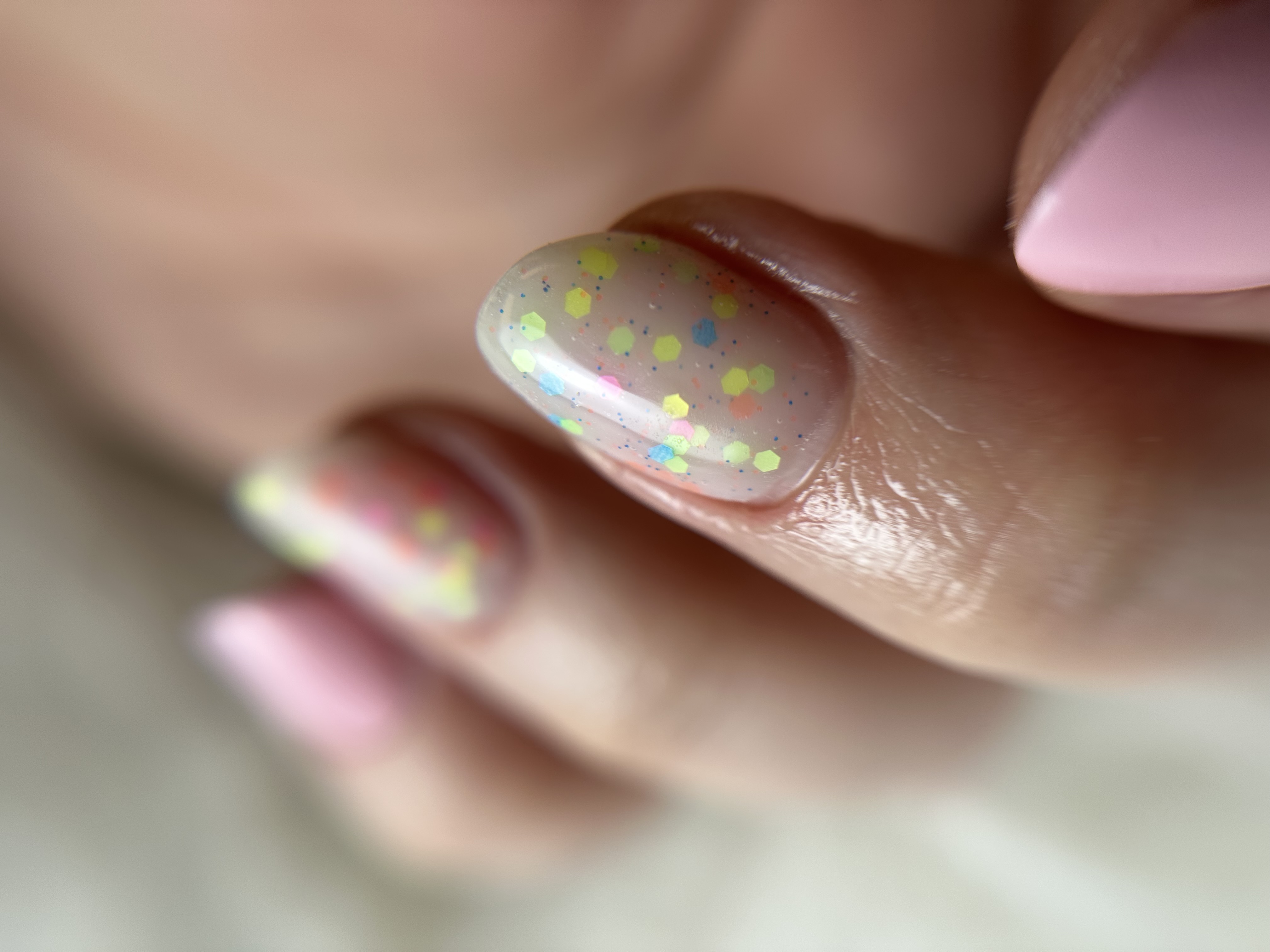 Stylizacja paznokci w salonie Glow Up Lublin - manicure hybrydowy i żelowy